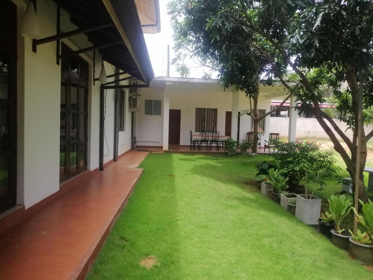 Golden Residence Anuradhapura Exteriör bild